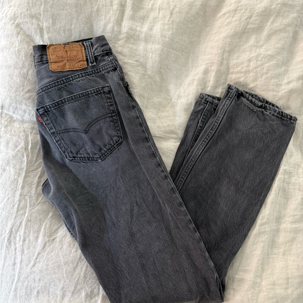 A Vintage Fit Levi's washed black/grey Denim Jeans